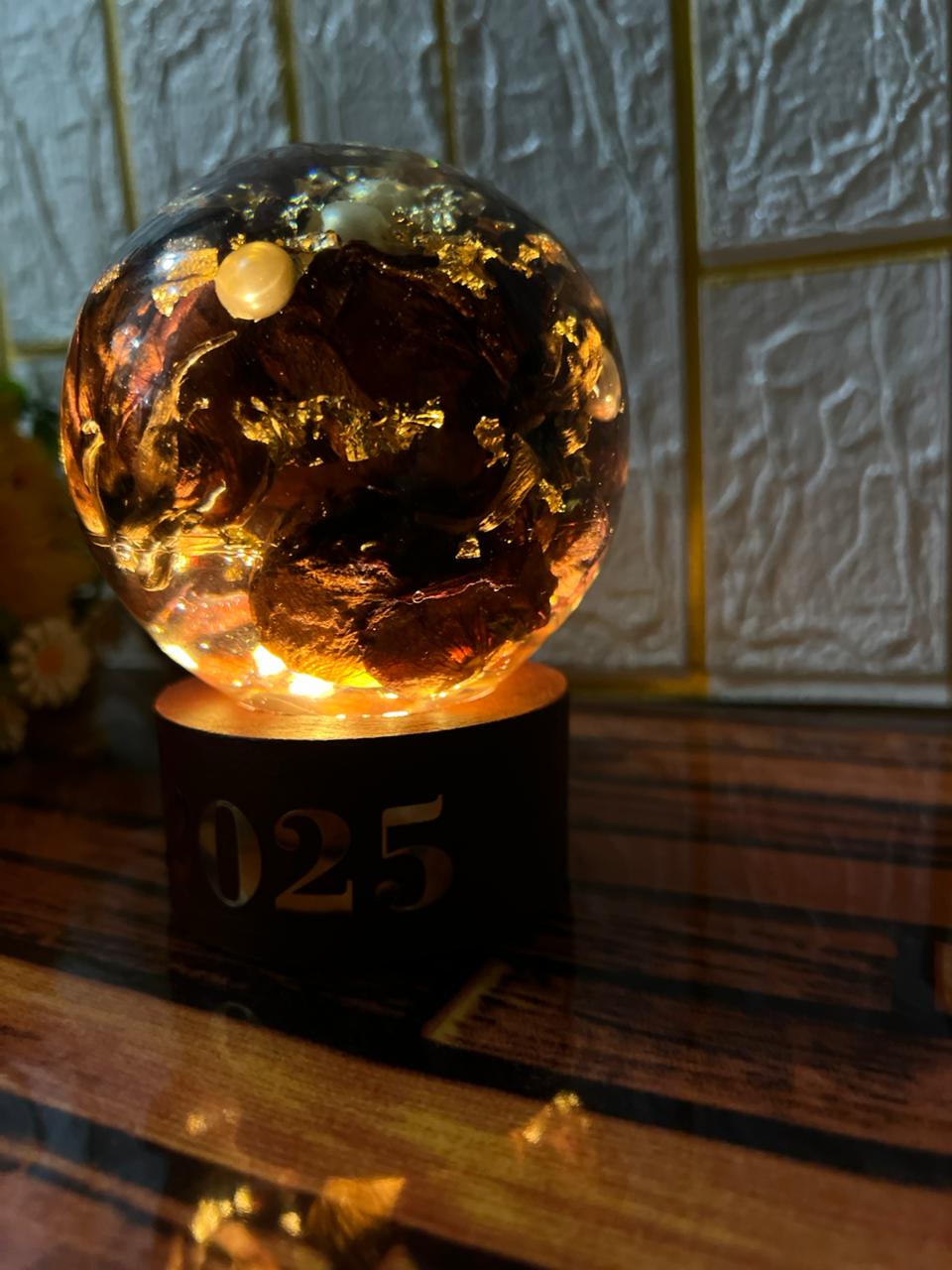 Resin Round LED Lamp with Real Red Roses with Pearls & Date Flowers Preservaton