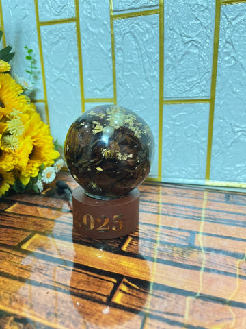 Resin Round LED Lamp with Real Red Roses with Pearls & Date Flowers Preservaton