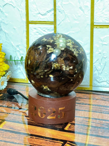 Resin Round LED Lamp with Real Red Roses with Pearls & Date Flowers Preservaton