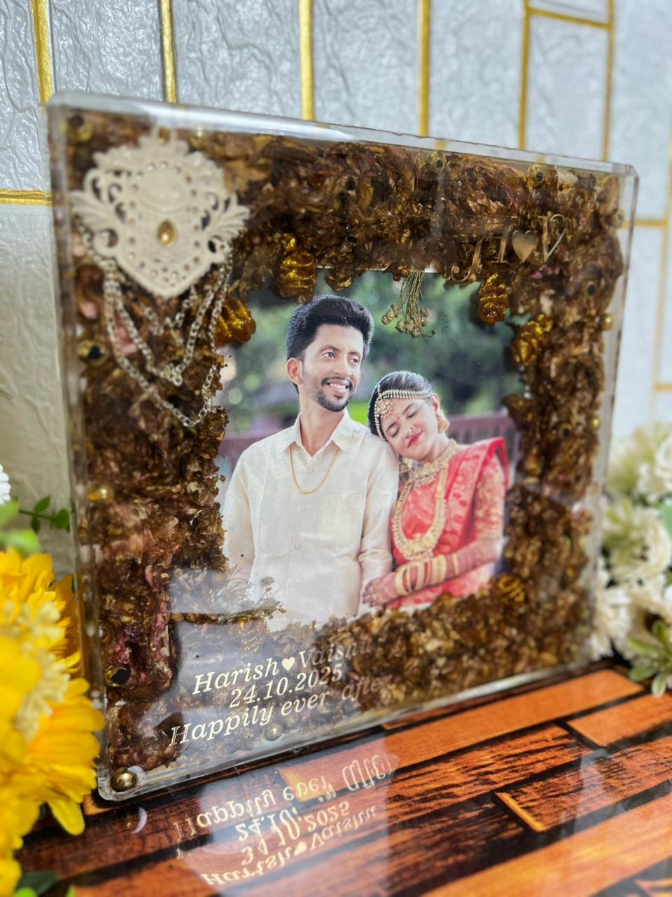 Resin 10inch Acrallic Frame with Flowers Petals & Pearls with Couple Photo Frame with Name & Date Varmala Preservation