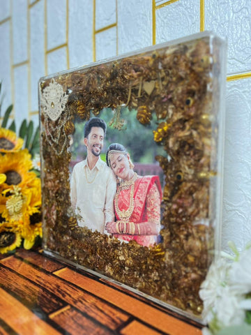 Resin 10inch Acrallic Frame with Flowers Petals & Pearls with Couple Photo Frame with Name & Date Varmala Preservation