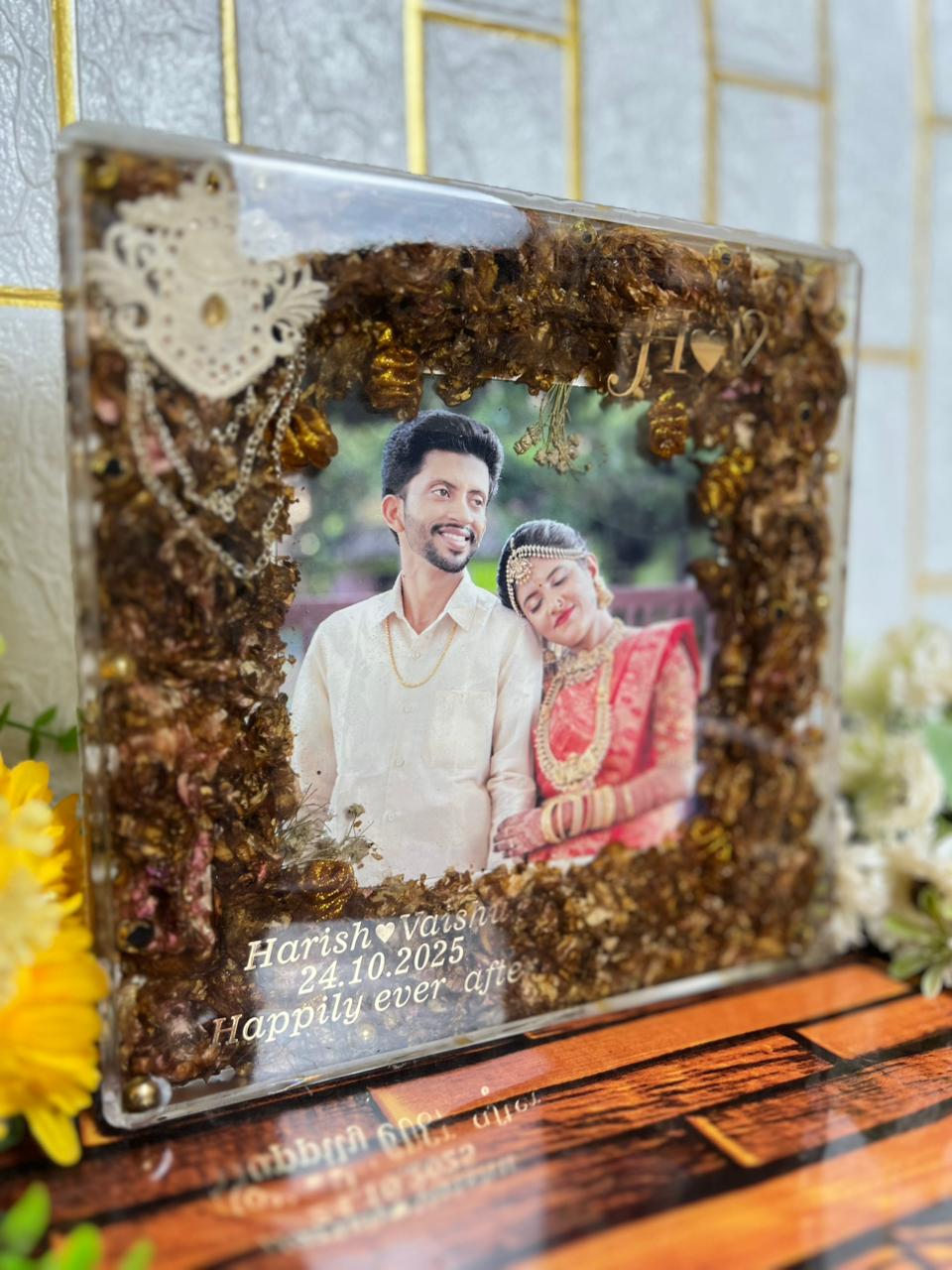 Resin 10inch Acrallic Frame with Flowers Petals & Pearls with Couple Photo Frame with Name & Date Varmala Preservation