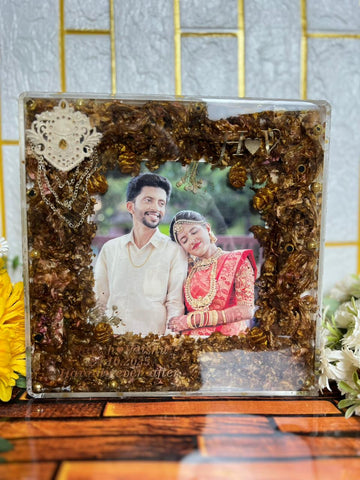 Resin 10inch Acrallic Frame with Flowers Petals & Pearls with Couple Photo Frame with Name & Date Varmala Preservation
