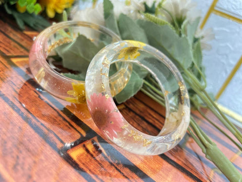 Resin Real Flowers with Handmade/ Customized Bangles Set for Gifting