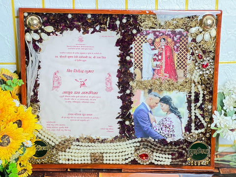 Resin 15by18inch Beautiful Wooden frame with Varmala Flowers & Couple photo, Kantha, Keleers with Kalangi, Weeding-Card, With Bride Broch Varmala Preservation