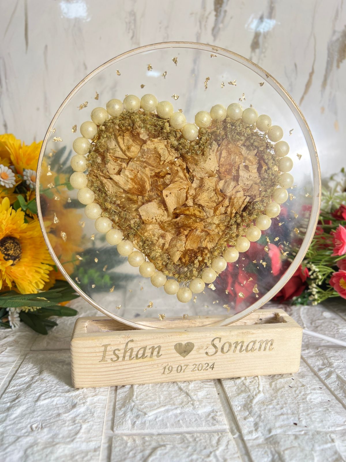 Resin 8inch Round with Heart shape with pearl border and yellow peatles with babybreath with couple Name and date with LED stand Varmala preservation