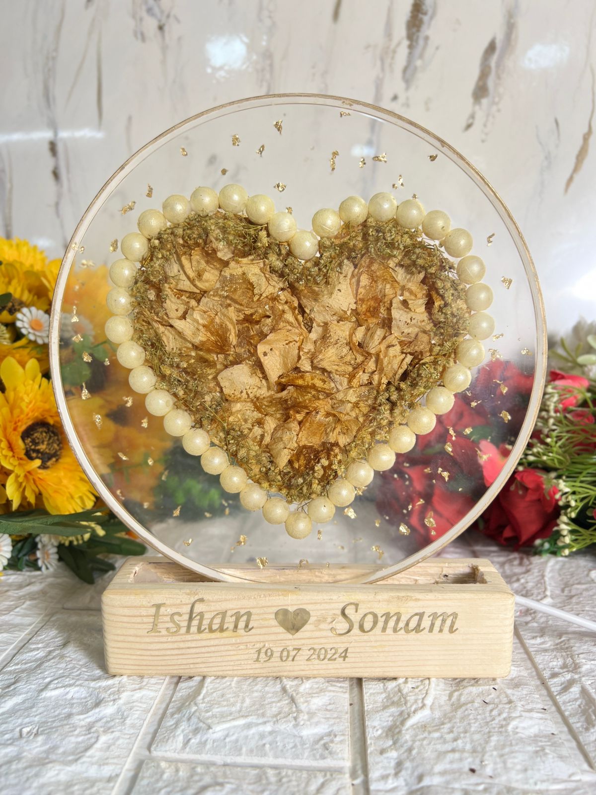 Resin 8inch Round with Heart shape with pearl border and yellow peatles with babybreath with couple Name and date with LED stand Varmala preservation