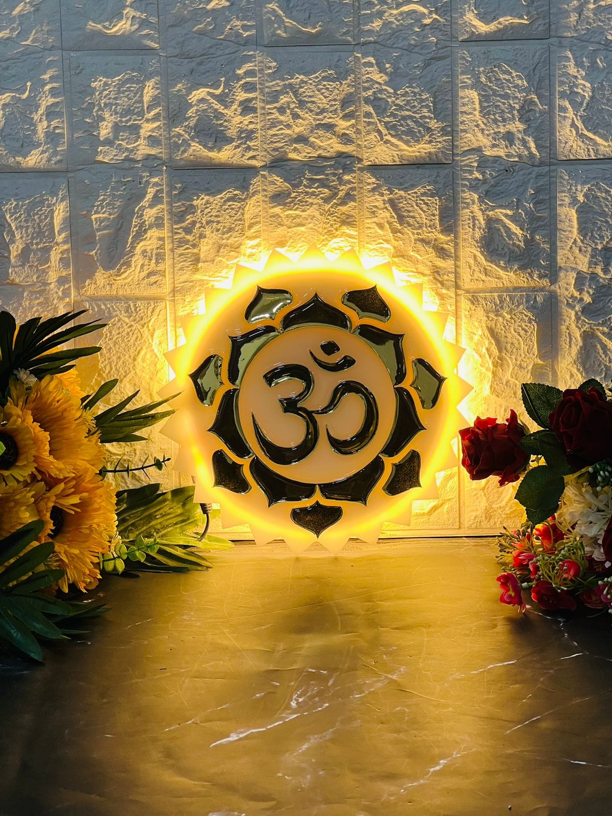 Resin 10 inch round gayatri manta with LED light & 10inch Acrylic curve shape Om with LED