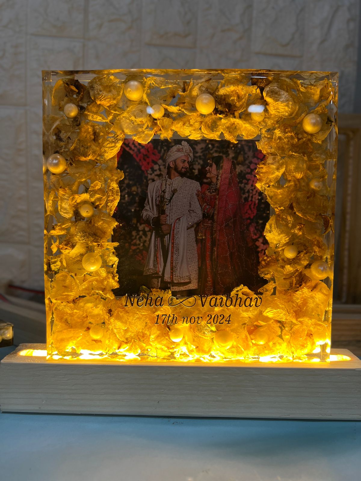 Crystal-Clear LED Frame with Wedding Jaymala Flowers Preservation (8-Inches)