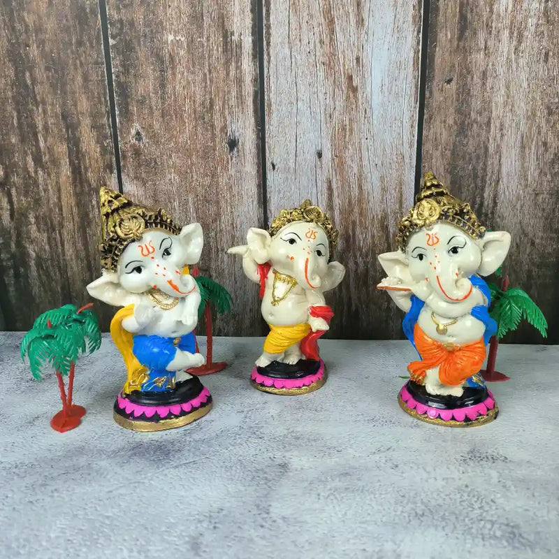 Blessing Lord Ganesha Idol Showpiece for Pooja, Car Dashboard, Living Room, Bed Room, Office Desk and Home Decor