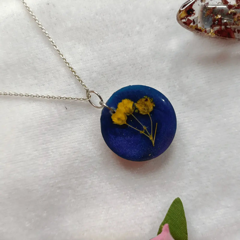 blue resin pendant with preserved baby breath flower online