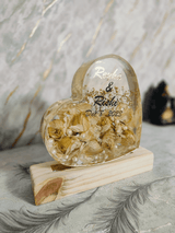 Premium Garland Flower Preserved Heart-shaped Resin Lamp (7 Inch)
