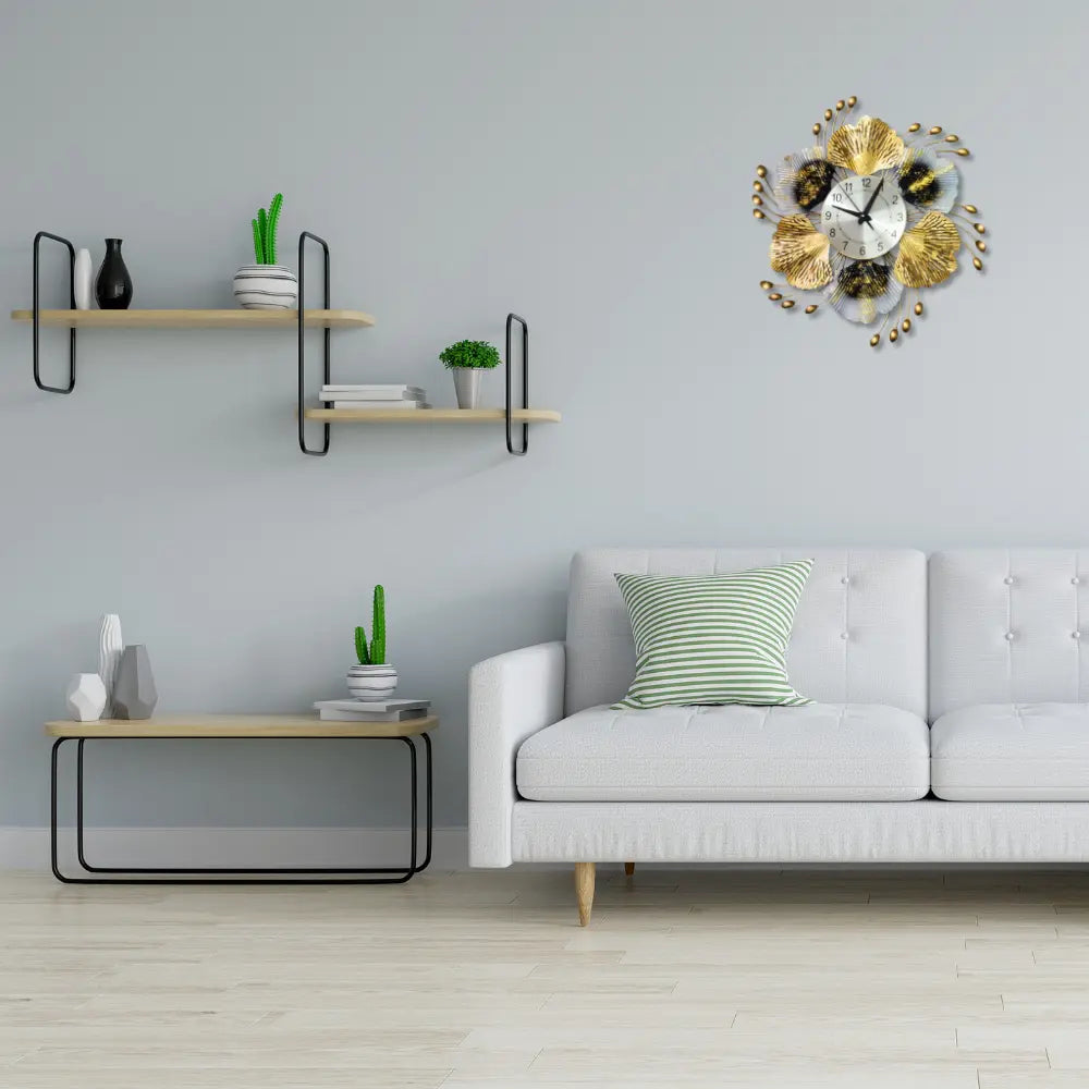 Luxurious Metal Flower Leafs Pattern Wall Clock For Sale