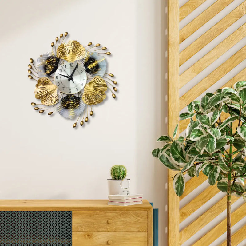 Purchase Luxurious Metal Flower Leafs Pattern Wall Clock