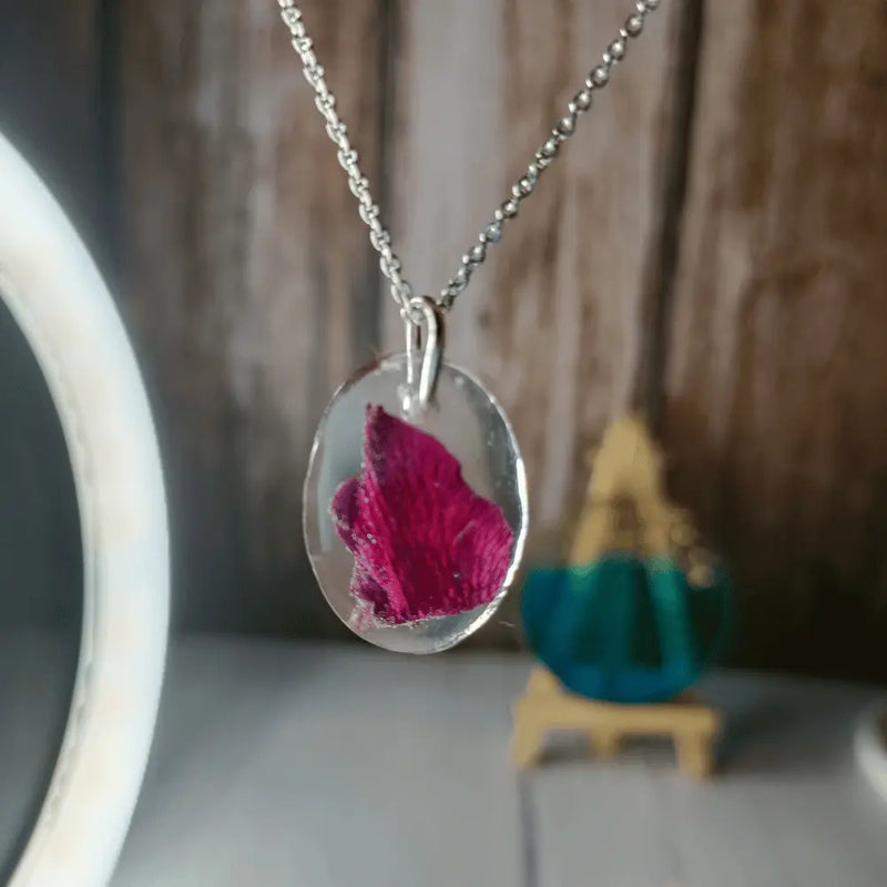 Transparent Resin Flower Preservation Pendant with Beautiful Chain online