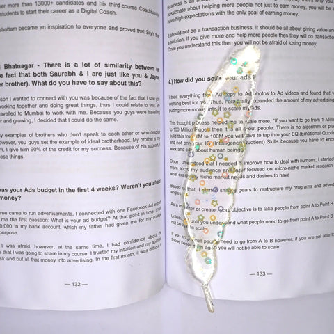 Trendy Transparent with Small Star Circle resin bookmarks